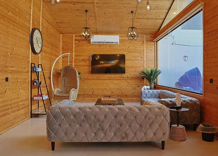 منتجع سي فيو - sea view cottages